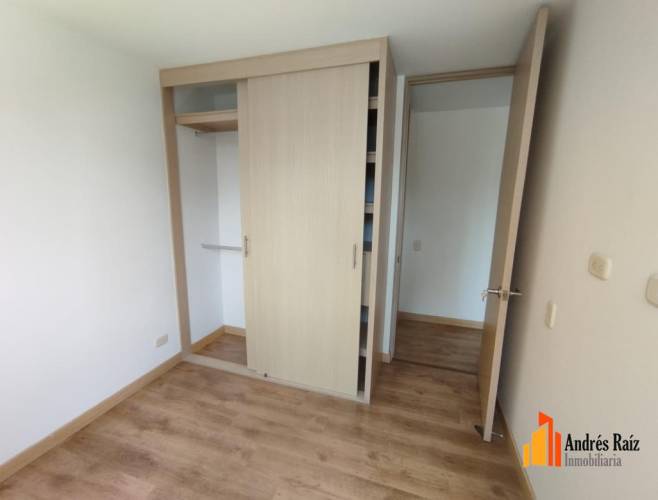 3 Dormitorio Habitaciones, ,2 BañoBathrooms,Apartamento,En Venta,1762136-V