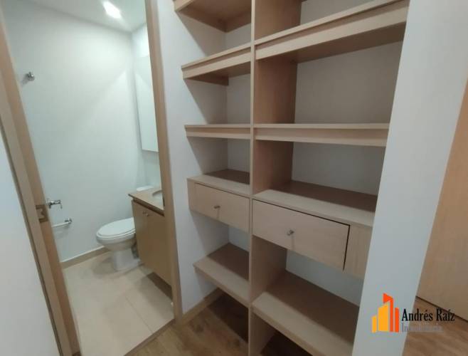 3 Dormitorio Habitaciones, ,2 BañoBathrooms,Apartamento,En Venta,1762136-V