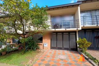 4 Dormitorio Habitaciones, ,3 BañoBathrooms,Casa,En Arriendo,1811851-A