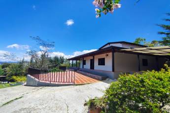 4 Habitaciones Habitaciones, ,1 BañoBathrooms,Finca,En Venta,1753