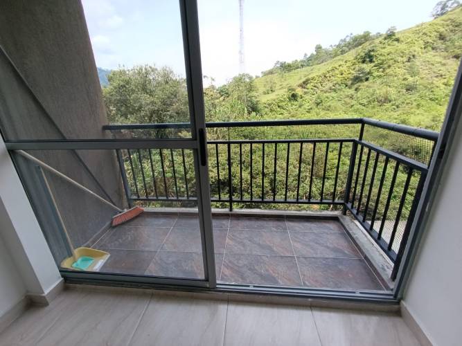 3 Habitaciones Habitaciones, ,2 BathroomsBathrooms,Apartamento,En Arriendo,1813