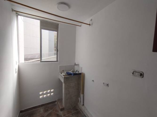 2 Habitaciones Habitaciones, ,1 BañoBathrooms,Apartamento,En Arriendo,1815